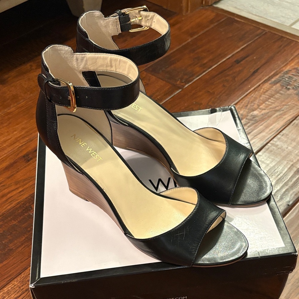 Nine West Black Leather Wedge Sandals